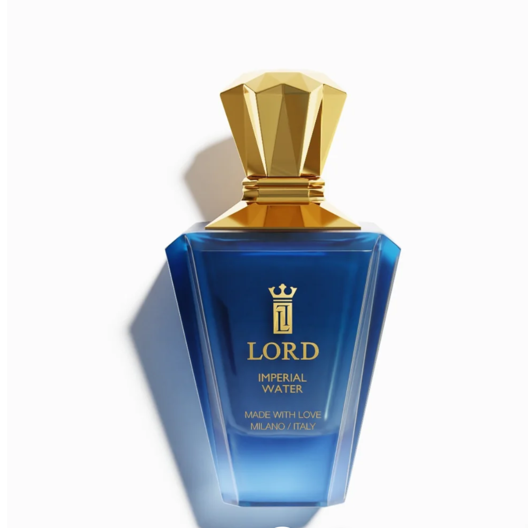 Flacone blu e oro del profumo Imperial Water di Lord Milano su sfondo bianco.